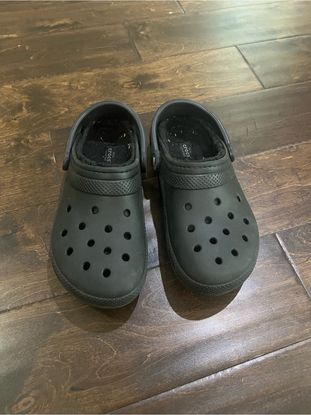 CROCS Classic Clog in Black with Fuzzy Lining